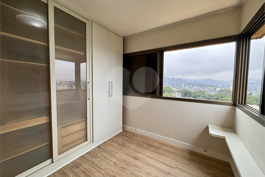 Apartamento à venda com 4 quartos, sendo 1 suíte,  em Horto Florestal, São Paulo, SP