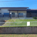 Casa à venda com 3 suítes no condomínio Riviera dos Pássaros, Joanópolis - SP