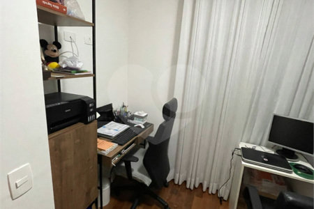Casa à venda com 3 quartos, sendo 1 suíte,  no condomínio Villagio Campo Grande, São Paulo - SP