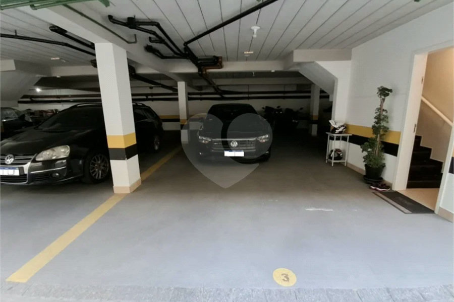 Casa à venda com 3 quartos, sendo 1 suíte, no condomínio Vila Arnoni, São Paulo - SP