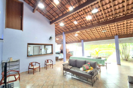 Chácara à venda com 4 quartos, sendo 2 suítes,  no Centro, Araçoiaba da Serra, SP
