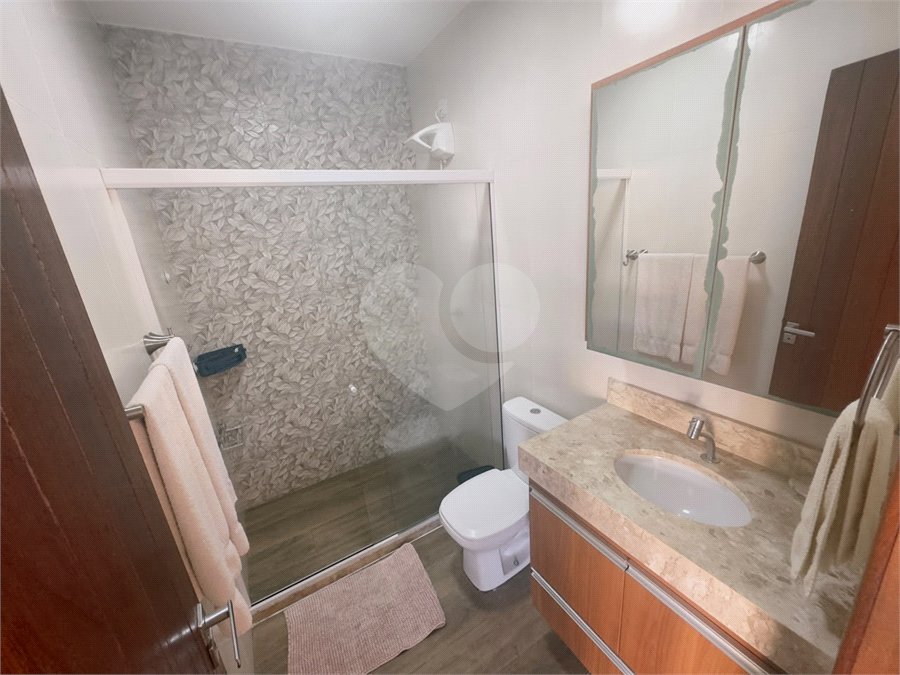 Casa em condomínio à venda com 4 quartos, sendo 2 suítes,  em Caravelas, Armação dos Búzios, RJ