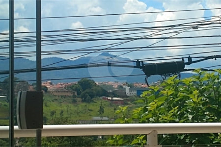 Sobrado à venda com 3 quartos em Jardim das Cerejeiras, Atibaia, SP