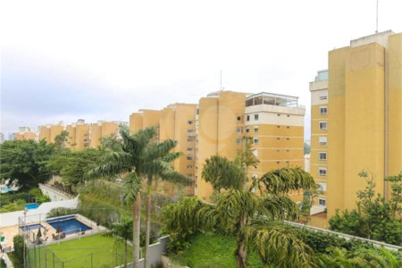 Apartamento à venda com 3 suítes em Jardim Vitória Régia, São Paulo, SP