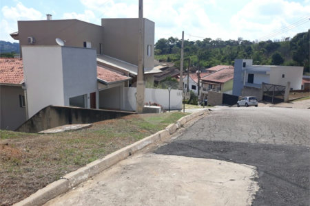 Terreno à venda em Parque Varanguera, São Roque, SP
