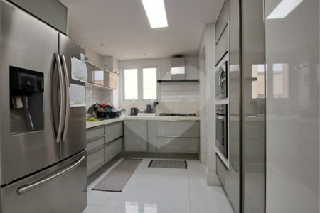 Apartamento à venda com 3 suítes no Centro, Santo André, SP