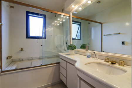 Apartamento à venda ou para alugar com 4 suítes em Jardim Vitória Régia, São Paulo, SP
