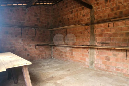 Chácara à venda com 4 quartos, sendo 1 suíte,  em Vale San Fernando, Itapetininga, SP