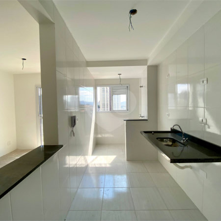 Apartamento à venda com 2 quartos, sendo 1 suíte, em Vila Galvão, Guarulhos, SP