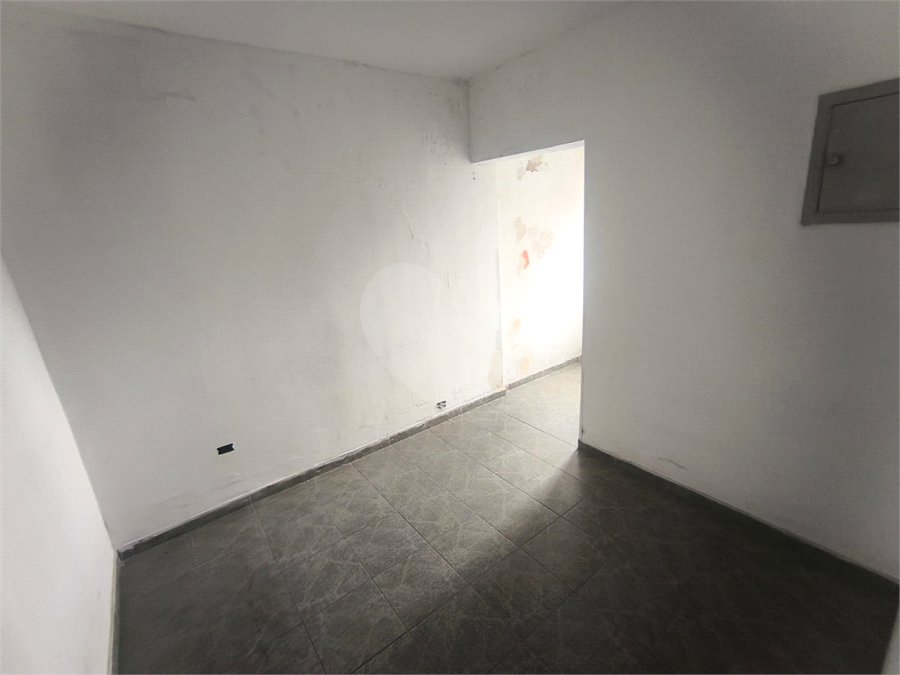 Casa à venda ou para alugar com 5 quartos, sendo 1 suíte,  em Parque Independência, São Paulo, SP