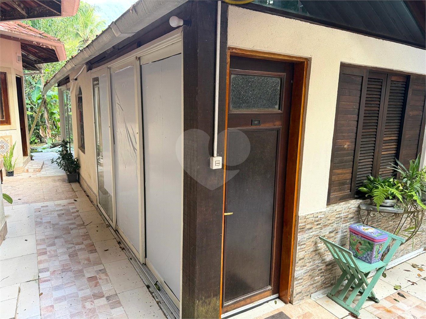 Casa à venda com 6 suítes em Massaguaçu, Caraguatatuba, SP