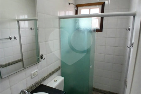 Casa à venda ou para alugar com 3 quartos, sendo 2 suítes, no condomínio Chácara das Rosas, São Paulo - SP