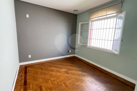 Sobrado à venda ou para alugar com 6 quartos, sendo 1 suíte, em Vila Mariana, São Paulo, SP