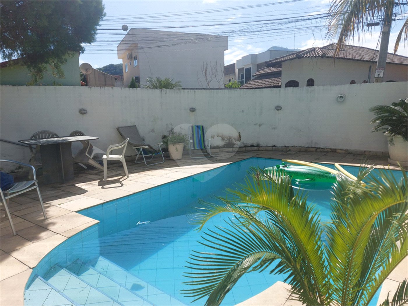 Casa à venda com 4 quartos, sendo 1 suíte, no condomínio River Plate, Rio de Janeiro - RJ