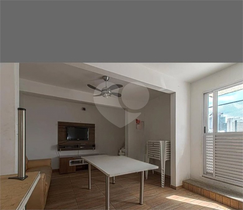 Apartamento à venda com 3 quartos, sendo 1 suíte,  em Aclimação, São Paulo, SP