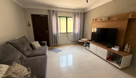Casa à venda com 3 quartos, sendo 1 suíte, no condomínio Felipe, São Paulo - SP