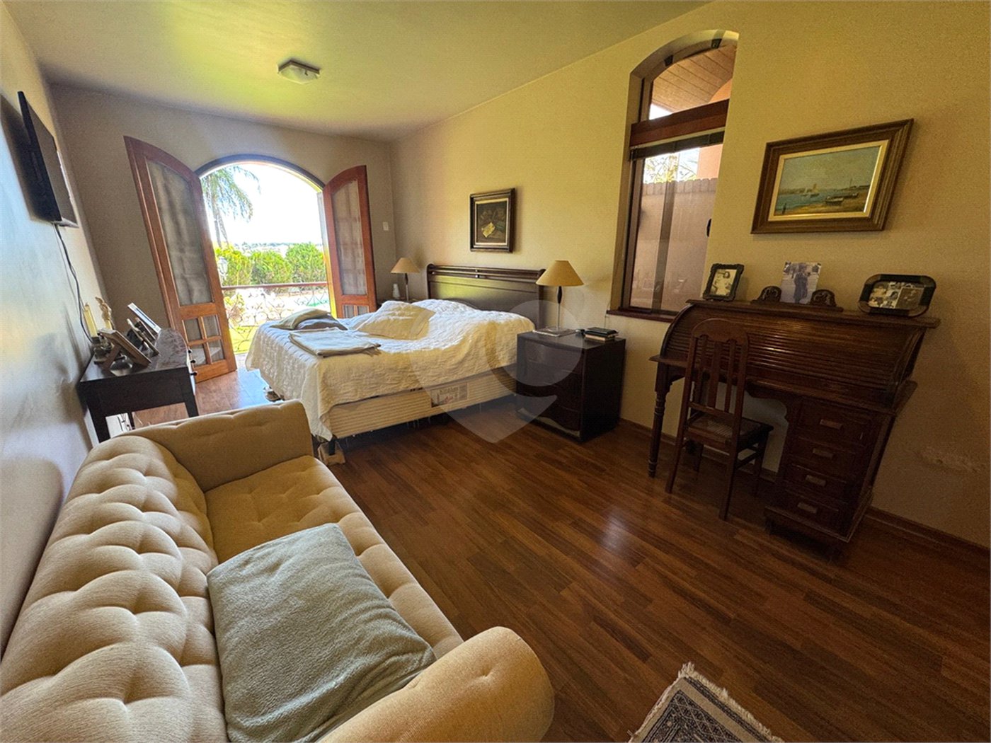 Casa à venda com 7 quartos, sendo 3 suítes,  em Jardim Colombo, Itapetininga, SP