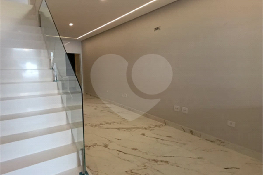 Sobrado à venda com 3 quartos, sendo 1 suíte,  em Vila Maria, São Paulo, SP