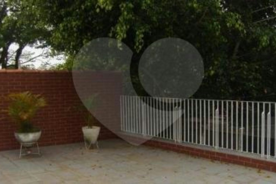 Casa Térrea à venda com 3 quartos em Vila Irmãos Arnoni, São Paulo, SP