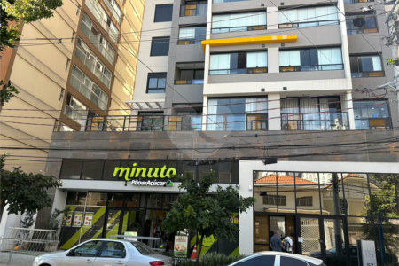 Apartamento aconchegante com terraço e sacada