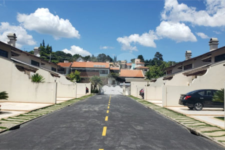 Casa para alugar com 3 suítes no condomínio Jardim Siriema, Atibaia - SP