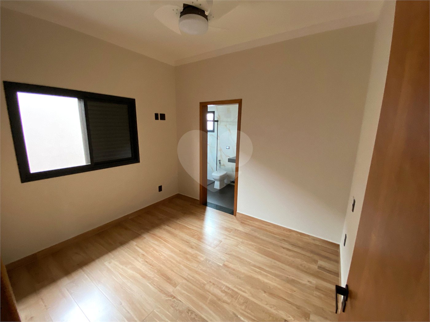 Casa à venda com 3 suítes no condomínio Lagos D Icaraí, Salto - SP