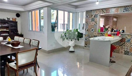 Sobrado à venda com 5 quartos, sendo 4 suítes,  em Santana, São Paulo, SP