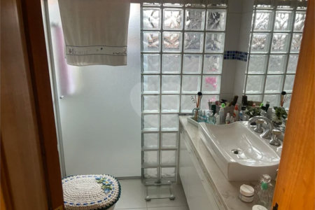 Casa à venda com 3 quartos, sendo 1 suíte, em Parque Vitória, São Paulo, SP