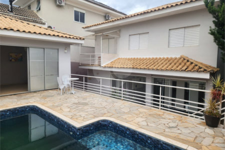 Casa à venda com 3 quartos, sendo 1 suíte, no condomínio Terras de São Francisco, Vinhedo - SP