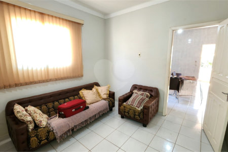 Casa à venda com 3 quartos no Centro, Araraquara, SP
