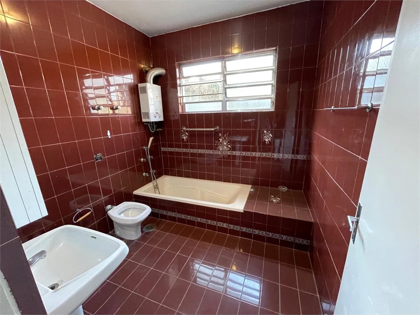 Casa à venda com 3 quartos, sendo 1 suíte, em Jardim Panorama, São Paulo, SP