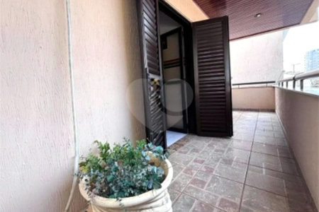 Sobrado à venda ou para alugar com 3 quartos, sendo 1 suíte,  em Jardim Maria Helena, Guarulhos, SP