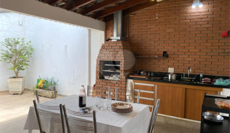 Sobrado à venda com 4 quartos, sendo 1 suíte,  em Tremembé, São Paulo, SP