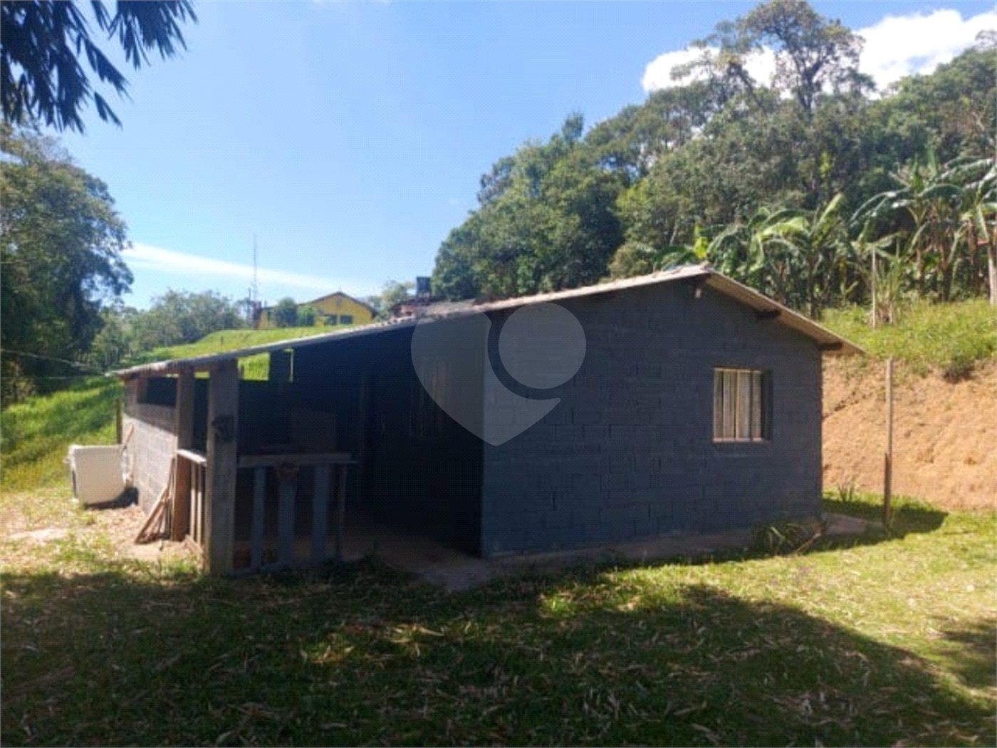 Sítio à venda com 5 quartos, sendo 1 suíte,  em Área Rural de Tapiraí, Tapiraí, SP