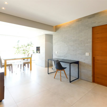 Apartamento à venda com 3 quartos, sendo 1 suíte,  em Vila Anastácio, São Paulo, SP