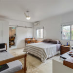 Casa à venda com 3 quartos, sendo 2 suítes,  em Alto da Boa Vista, São Paulo, SP