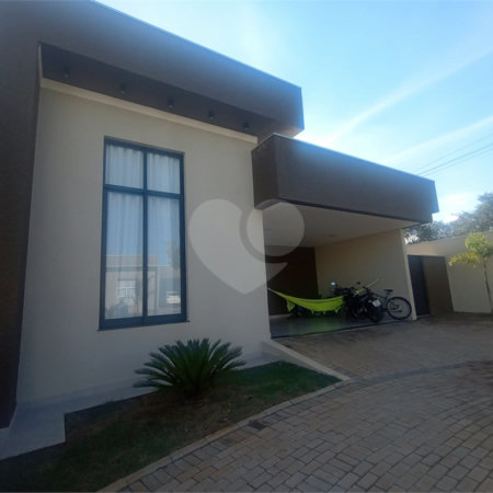 Casa à venda com 3 quartos, sendo 1 suíte, em Residencial Lago dos Ipês, Itapetininga, SP