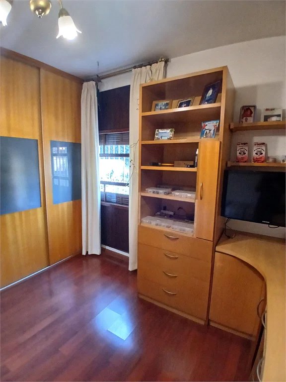 Sobrado à venda com 4 quartos, sendo 2 suítes,  em Jardim Leonor, São Paulo, SP