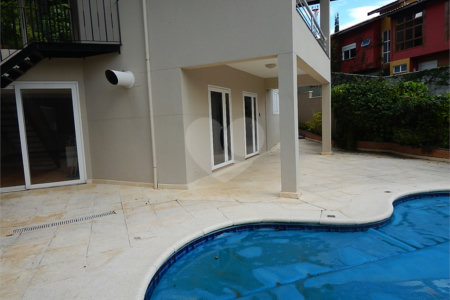 Casa à venda com 3 quartos, sendo 1 suíte, no condomínio Alpes de Vinhedo, Vinhedo - SP