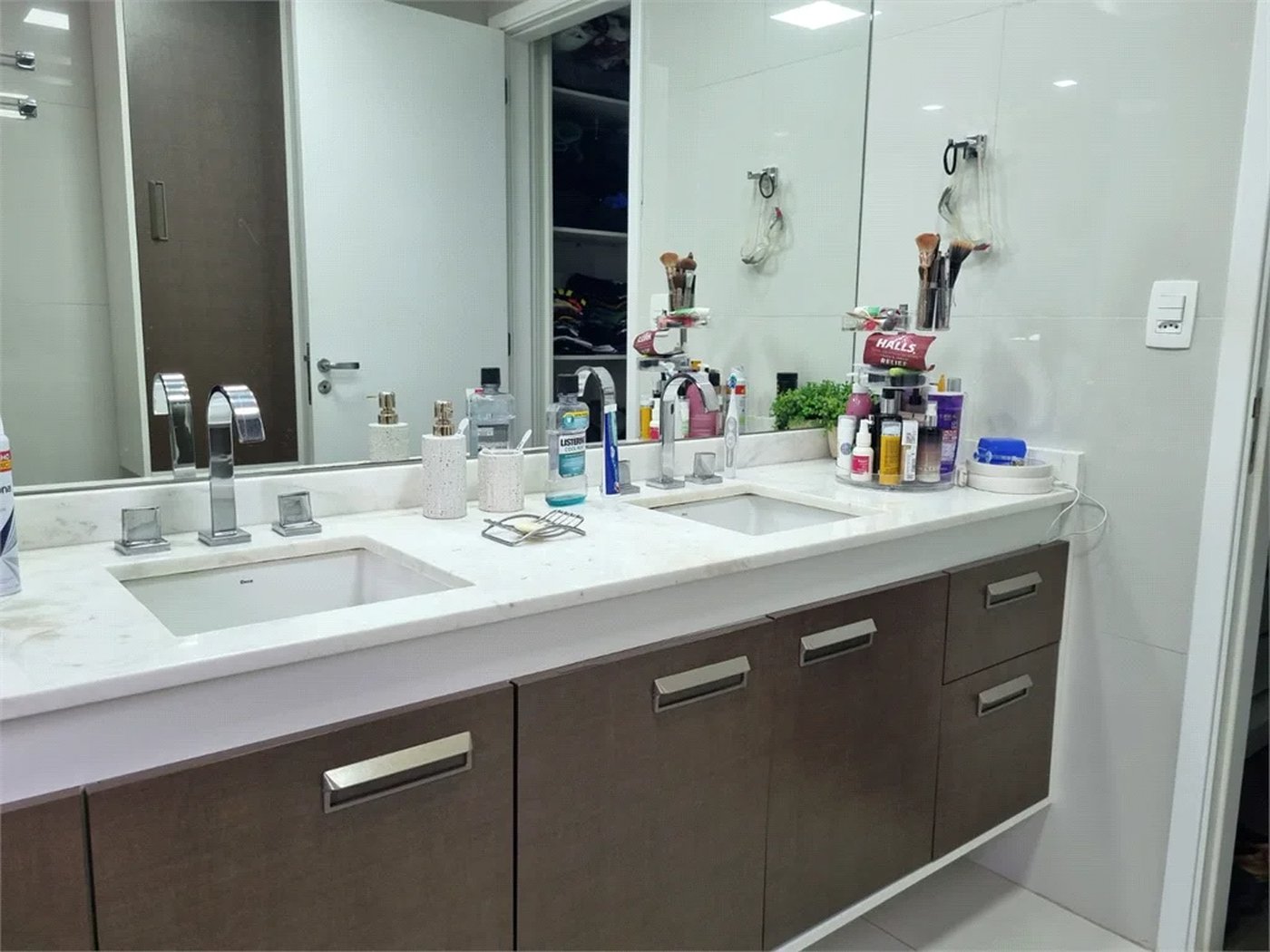 Apartamento à venda com 3 suítes em Vila Suzana, São Paulo, SP