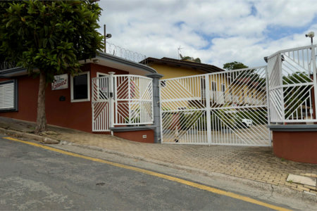 Casa à venda com 2 quartos no condomínio Portal dos Gamez, Atibaia - SP