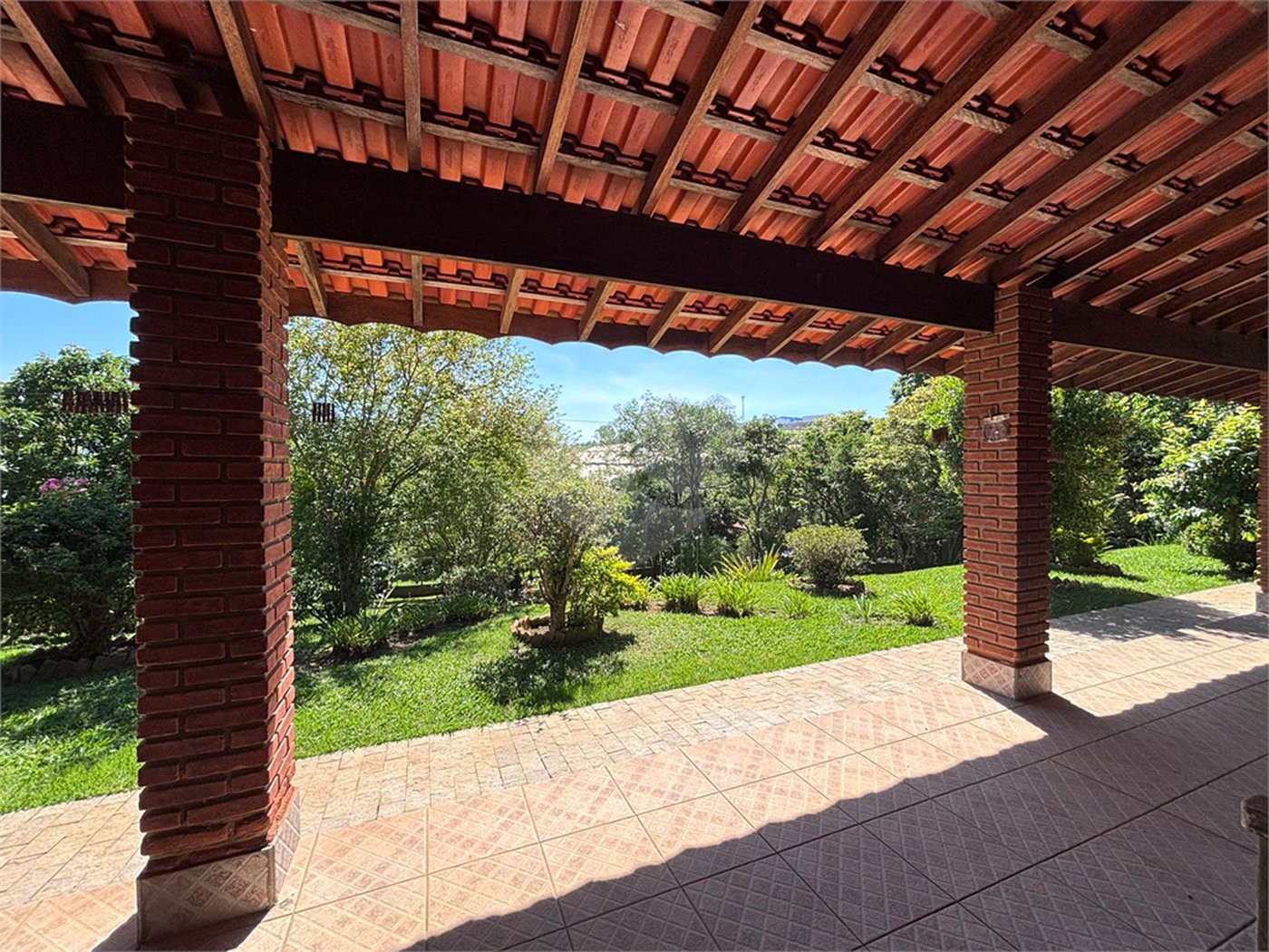 Casa Térrea à venda com 4 quartos, sendo 2 suítes, em Alpes D'Ouro, Bom Jesus dos Perdões, SP
