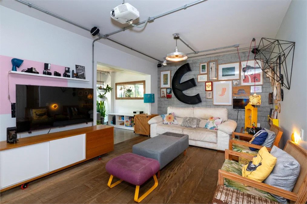 Apartamento à venda com 3 quartos, sendo 1 suíte, em Jardim Morumbi, São Paulo, SP