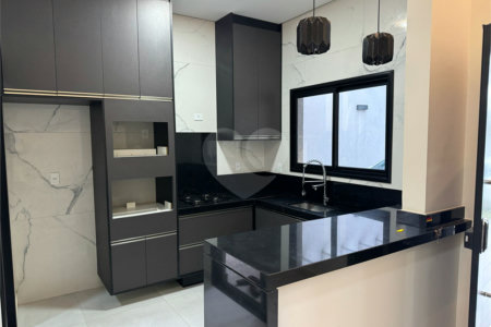 Casa à venda com 3 quartos, sendo 1 suíte, no condomínio Vila Ytu, Indaiatuba - SP