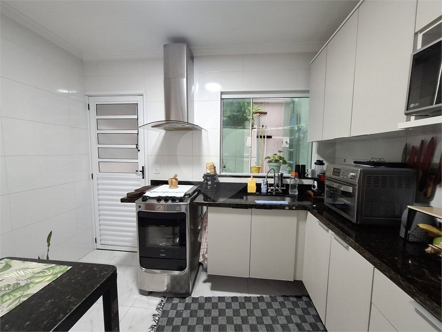 Sobrado à venda com 3 quartos, sendo 1 suíte, em Parque Vitória, São Paulo, SP