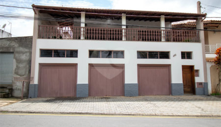 Sobrado à venda com 5 quartos, sendo 1 suíte,  em Jardim Villaça, São Roque, SP
