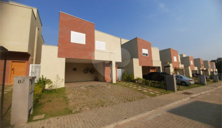 Casa à venda com 3 suítes no condomínio Ecovillagio, São Roque - SP