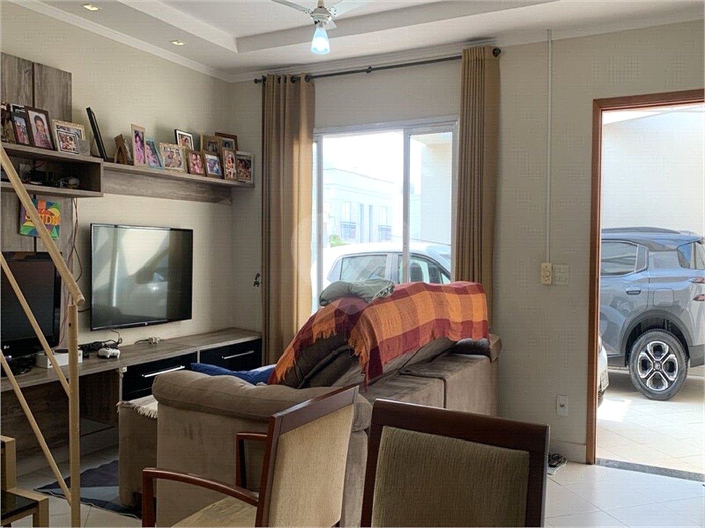Casa à venda com 3 quartos, sendo 1 suíte, no condomínio Residencial Belle Ville Itaycy, Indaiatuba - SP
