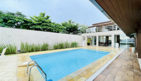 Casa à venda com 5 suítes no Centro, Porto Belo, SC