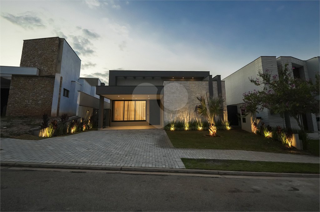 Casa à venda com 4 suítes no condomínio Alphaville Nova Esplanada, Votorantim - SP